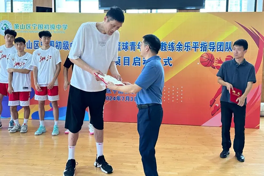为什么篮球教练要不断改进训练方法_0